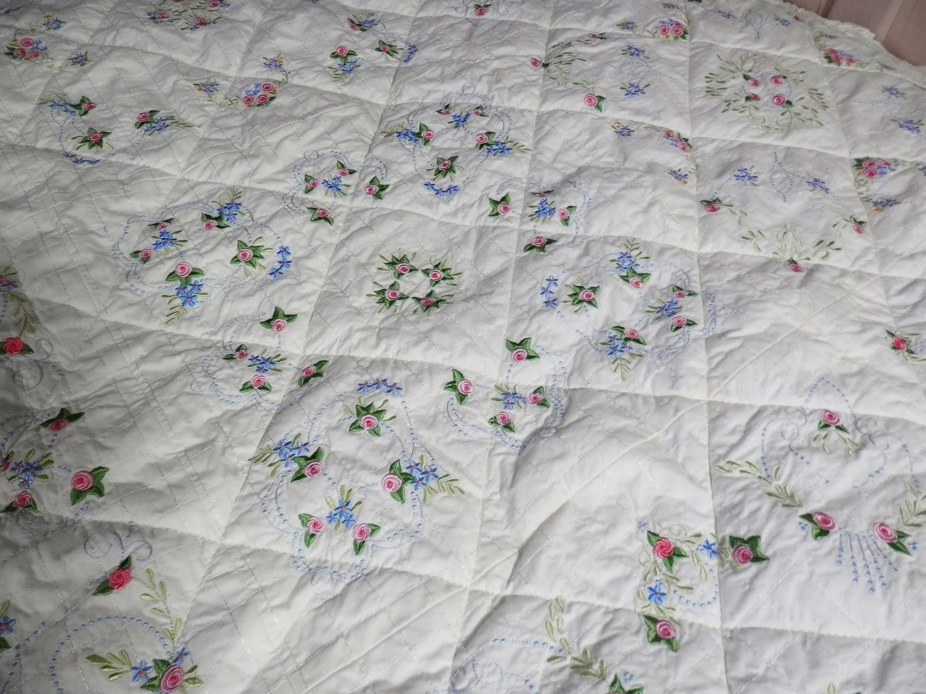 ANTIQUE PEARLY ROSE QUILT - Queen Size, Embroidered, Hand Made Heirloom, One Of A Kind Treasure - Image 6