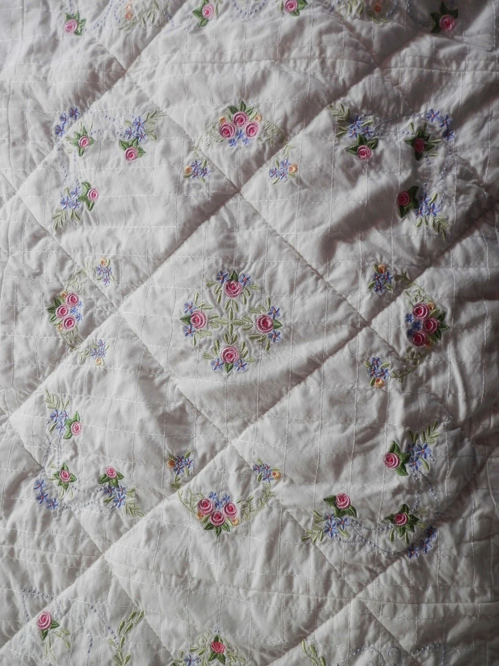 ANTIQUE PEARLY ROSE QUILT - Queen Size, Embroidered, Hand Made Heirloom, One Of A Kind Treasure - Image 9