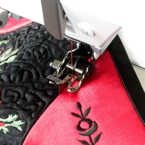 Three Sole Walking Foot With Seam Guide for Bernina "New Style" - Image 7
