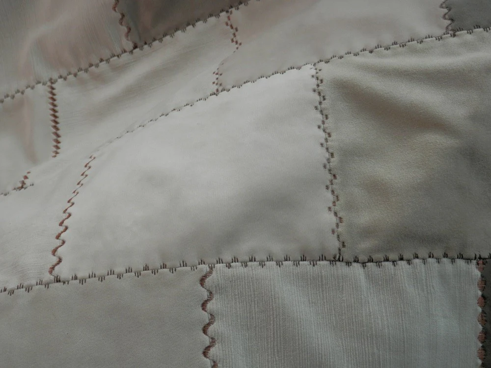 BROWN VELVET Home Decorator Throw with Tassel Trim - Image 6