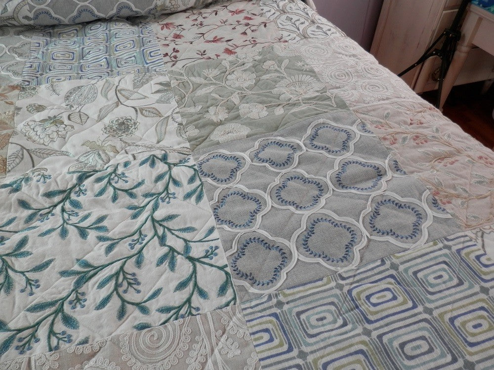 EMBROIDERED MUTED COLORS Designer King/Queen Bed Quilt - Image 2
