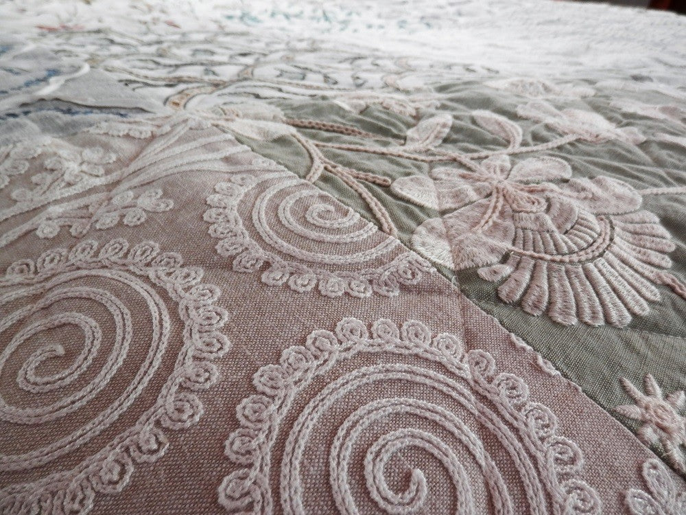 EMBROIDERED MUTED COLORS Designer King/Queen Bed Quilt - Image 6