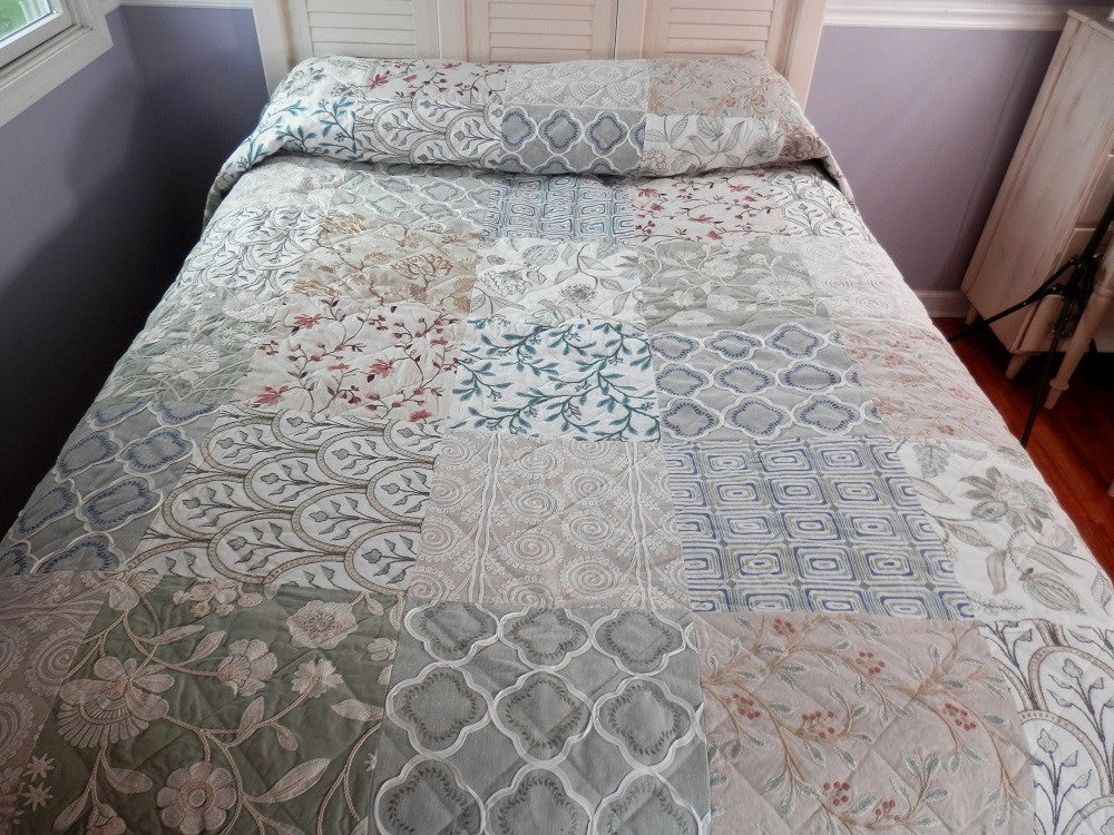 EMBROIDERED MUTED COLORS Designer King/Queen Bed Quilt - Image 9