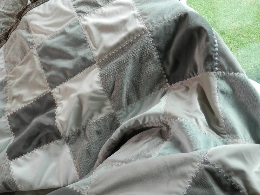 GRAY VELVET Home Decorator Throw with Tassel Trim - Image 5