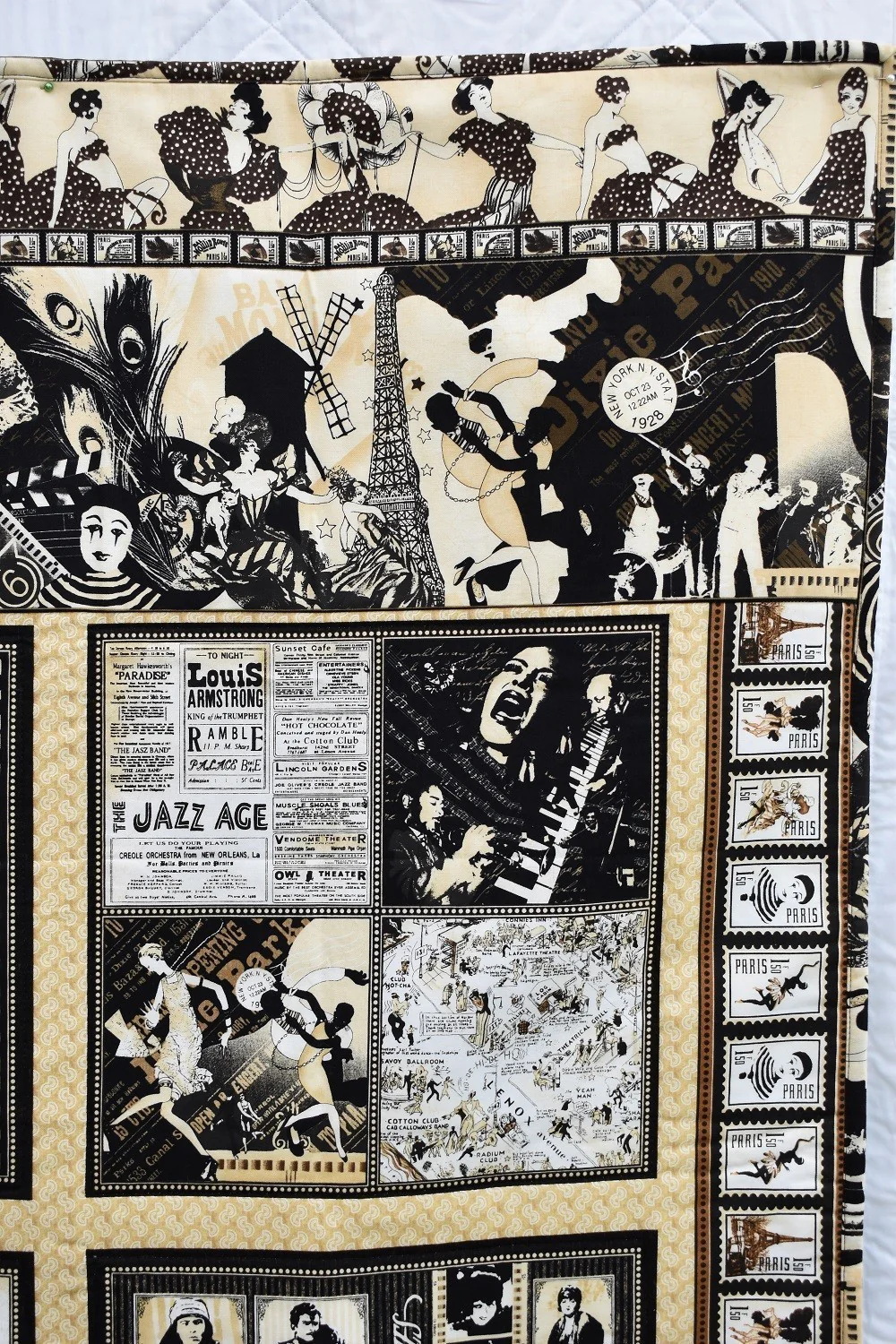 JAZZ AGE Musical Quilted Wall Hanging/Throw - Image 3