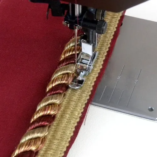 Juki Narrow Zipper Foot - Image 3