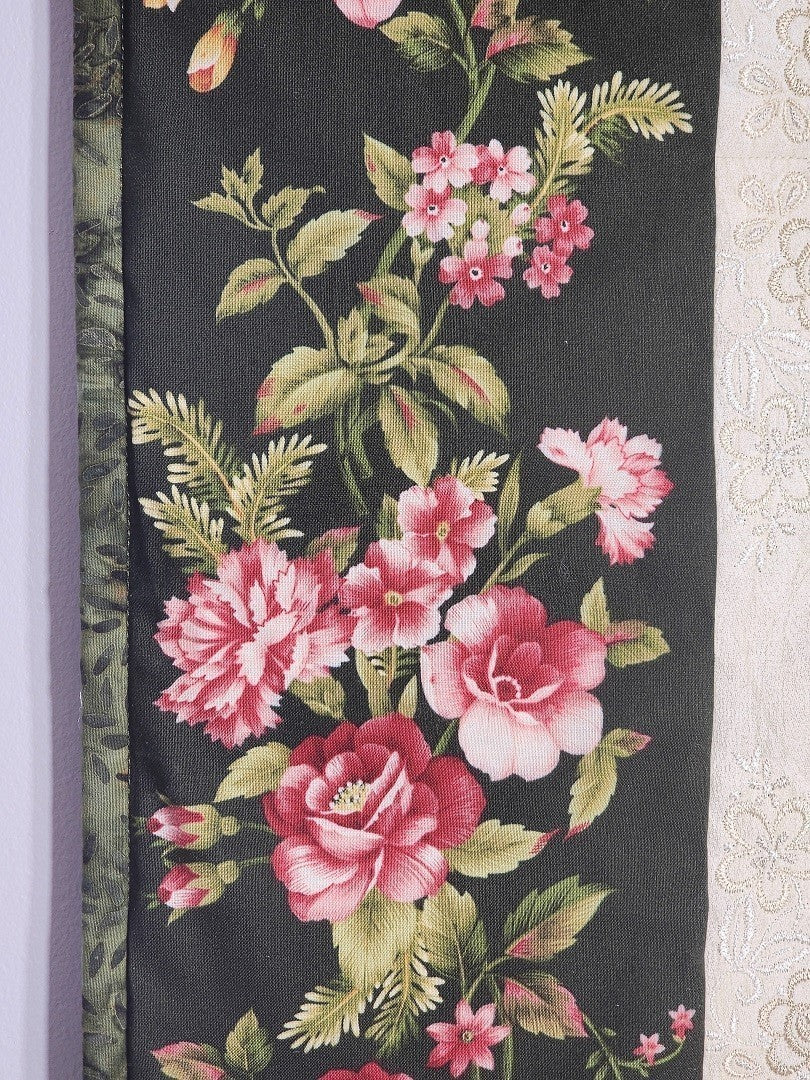 SPLENDID HOLIDAY II Embroidered Wall Hanging/Throw - Image 10